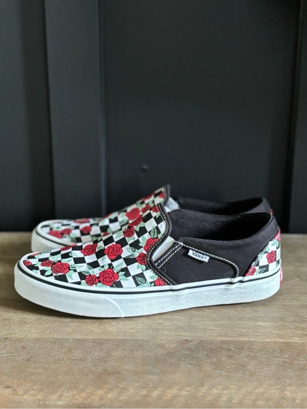 VANS black & white checkered shoes with Roses. Women’s size 10 - Picture 2 of 5